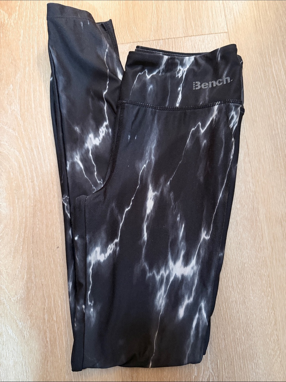 💪 Bench Women's Black and White Marble-Print Leggings